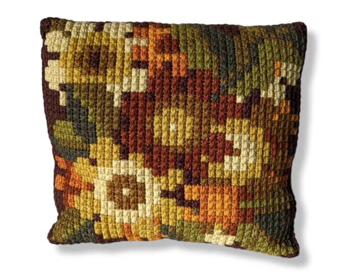 Vintage Nordic Embroidered Pillow, Flower pattern, Scandinavian Folkart Embroidered pillow Scandinavian cushion, Nordic Pattern, Retro look