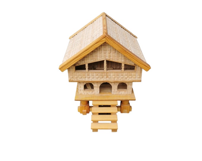 Vintage handmade Large wooden cottage - Norwegian cabin from 1980s - Made from Wooden pull clips