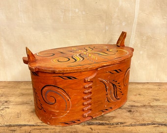 Vintage Norwegian/Trøndelag Charm - Antique Bentwood Jewelry Box with Intricate Decorations