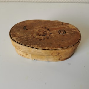 Vintage Norwegian Bentwood handmade Box Tine Box, Scandinavian Folk Art, treasure box