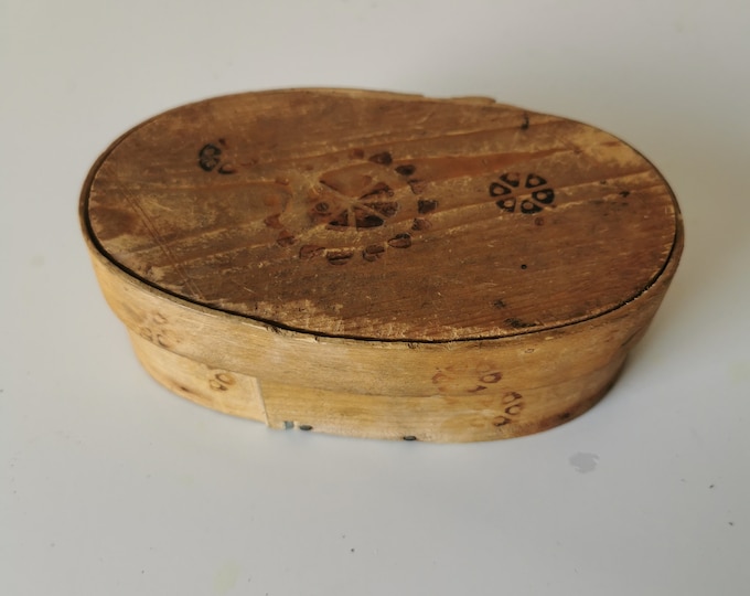 Vintage Norwegian Bentwood handmade Box Tine Box, Scandinavian Folk Art, treasure box