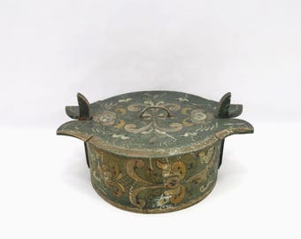 Antique Norwegian Bentwood Tine Box 1908 | Folk Art Rosemaling Storage Box | Hand Painted Green Floral Oval Box | Rustic Scandinavian Decor