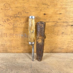 Norwegian Knife with Custom Nordic Details 1920s - Ideal Gift for Hunters and Fishermen!