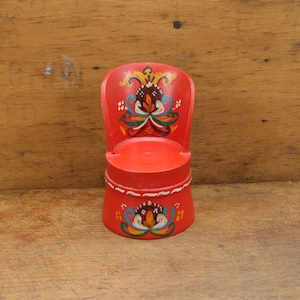 Vintage Norwegischer rosafarbener Miniatur-Stuhl - Nordic Collection Decor