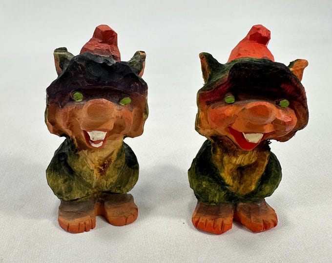 Pair of Vintage Handcarved Henning Trolls in Good Condition - Troll Collector's Delight