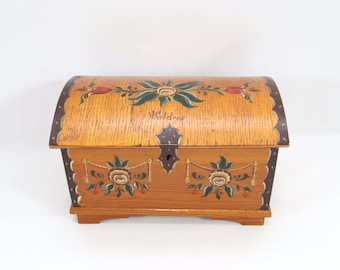 Vintage Norwegian Valdres Rosemaling Chest | Hand Painted Folk Art Jewelry Box | 1930s Scandinavian Decorative Chest | Nordic Storage Box