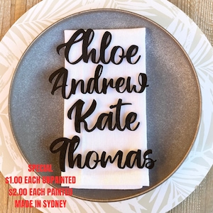 Laser cut Name Tischkarte aus Holz, Laser geschnitten Hochzeit | Personalisierte Teller Namen | Namensschilder für die Hochzeit Rustikale Hochzeitsnamen