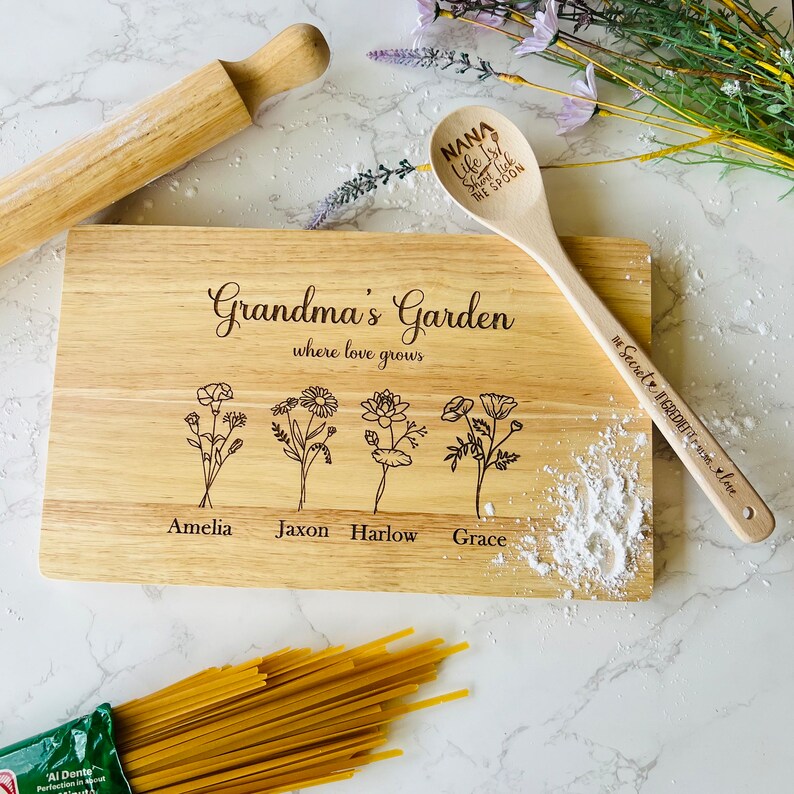 Personalised Grandma's Kitchen Cutting Board, Custom Mother's Day, Gifts for Her, Mom, Nana, Customised Art, Wooden Decor, Christmas Gift, gift ideas, laser engraving, kitchen decor