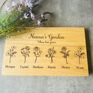 Personalised birth flower wood engraved chopping board | gifts for mum | Gifts for grandma | Mother's Day | mama | Mother | Nan | Custom