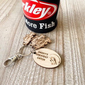 Personalisierte Vatertag Schlüsselanhänger | Papas größter Fang | Opa | Knall | Holz| Personalisierte Geschenke für Papa | personalisierbar | Fischen | Fisch