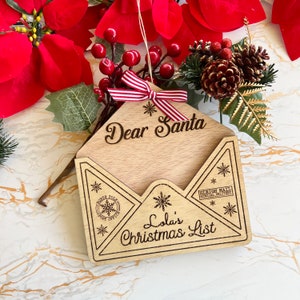 Adorno navideño de recuerdo con carta a Papá Noel / Sobre de madera grabado / Personalizado / Carta de madera a Papá Noel / Decoración navideña