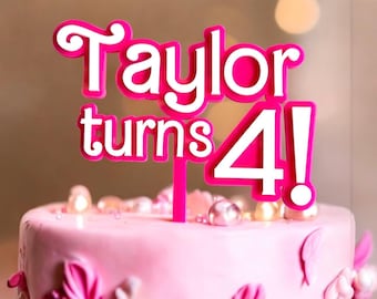 Topo de bolo inspirado na Barbie: decoração de aniversário personalizada em acrílico rosa vibrante.