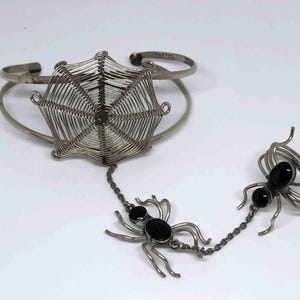 Gothic Halloween Mexico Alpaca Silver Spider Web Cuff Bracelet with Chain Ring Onyx
