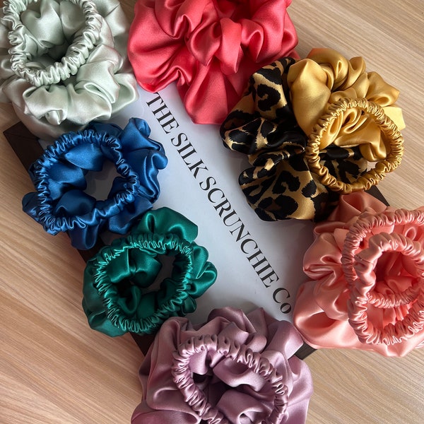 Maxi 22 Momme Mulberry Silk Scrunchie in Maxi