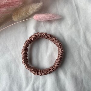 22 Momme Mini Mulberry Silk Scrunchie Minis image 2