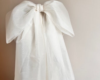 Beautiful Oversized Silk Organza Bow Veil