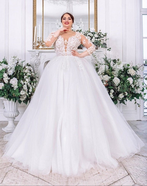 Amazon.com: SlenyuBridal Women's Ball Gowns Plus Size Wedding Dresses  Appliques Tulle Bridal Gown Ivory Size 2 : Clothing, Shoes & Jewelry