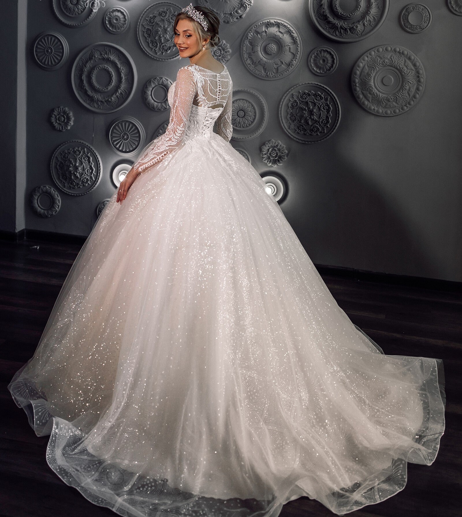 Ball Gown Wedding Dress With Long Sleeves, Amazing Design, Gorgeous ...