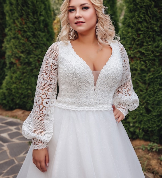 Tilskynde Robust For pokker Plus Size Boho Wedding Dress With Long Wide Sleeves V - Etsy