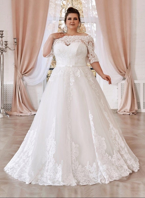 Beautiful Plus Size Lace and Tulle Wedding Dress Long Sleeves, a