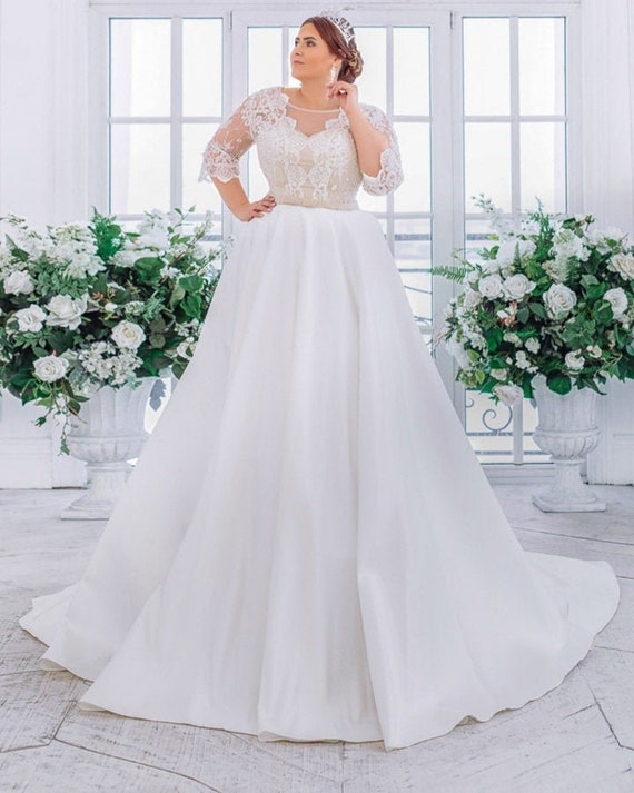 Curvy Moon Melody- Plus size wedding gowns – Studio Levana – Couture Wedding  Gowns | Plus size wedding gowns, Couture wedding gowns, Modest wedding gowns