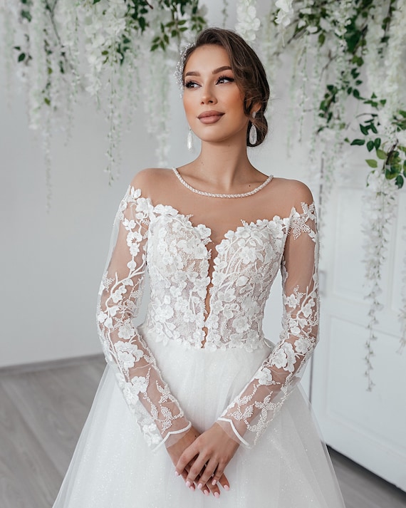 Long Sleeves Wedding Dress Sparkling Tulle Floral Lace Beaded