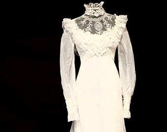 Vintage White Lace Wedding Dress: 60s-70s Cottage Boho Style, Size 4-6 Lilly