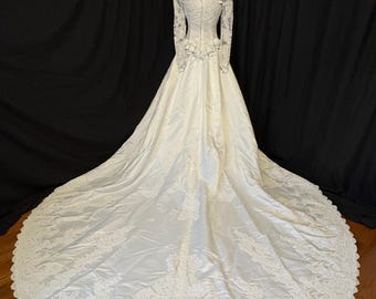 Vintage Wedding Dress| Dramatic Train| White Rosettes| 13 Button Bustle for Ballgown| Approximate size 4-6 | Moonlight