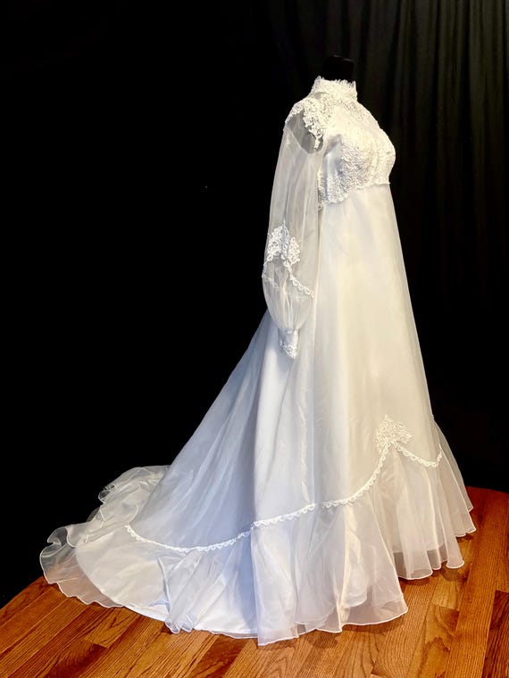Vintage Wedding Dress, Empire Waist, Sweep Train, Size 8-10, Daphne