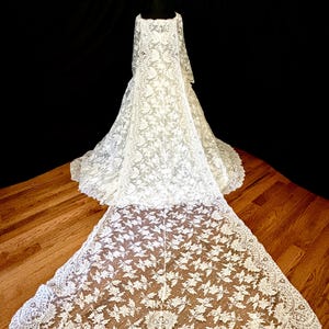 white abaya dress White Abaya with Red Palestinian Tatreez – DARAZEAN