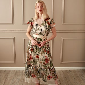 Occasion dress, Maxi Length, Embroidery, Short sleeves.