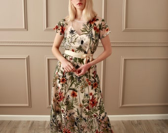 Occasion dress, Maxi Length, Embroidery, Short sleeves.