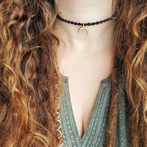 Zierlicher Makramee Mond Choker: Roségold