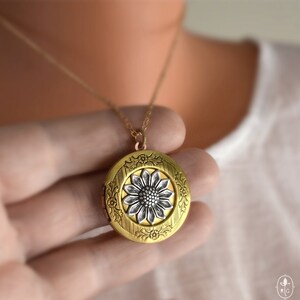 VINTAGE Sunflower necklace, Anniversary gift for women, Vintage locket with photos, Birthday gift for wife, Gift for her, Flower locket
