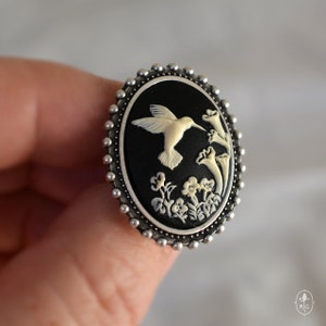 Humminbird cameo ring, Adjustable Gothic bird jewelry, Victorian style vintage jewelry, Goth jewelry, Birthday Gift for her, Gift for woman