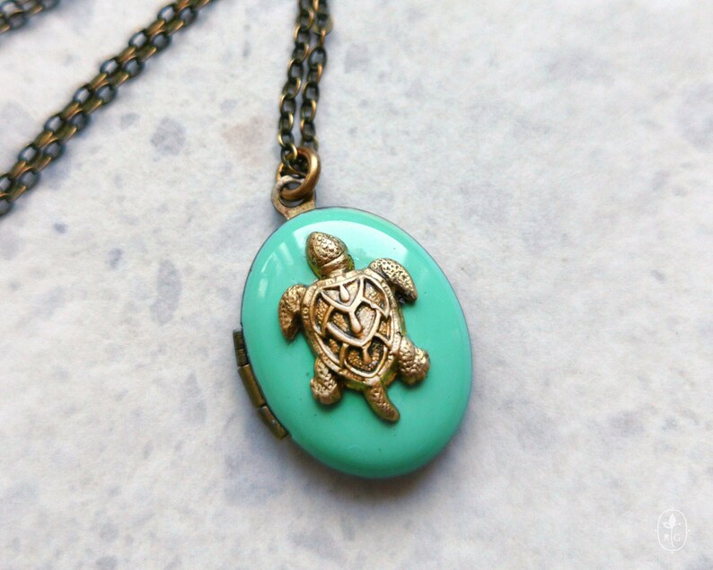 Locket with photos Turtle necklace Custom locket with pictures Medallion necklace Personalized jewelry Vintage lovers gift