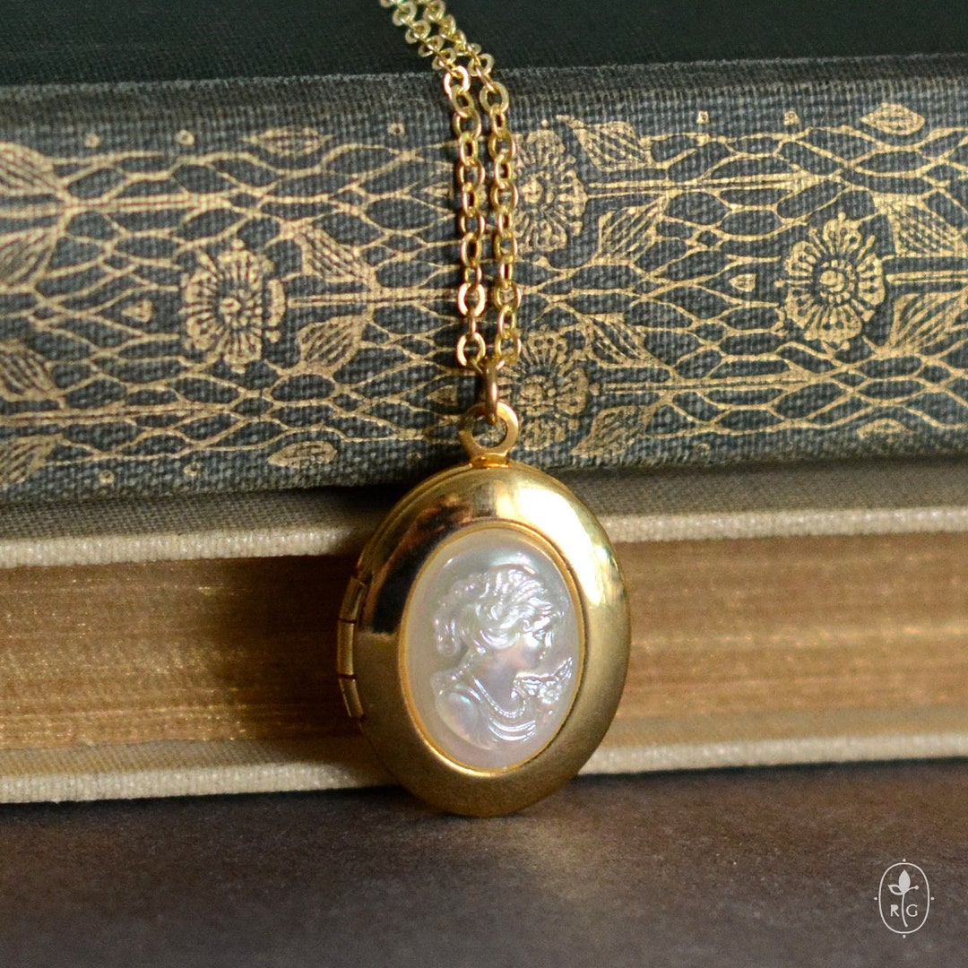 Vintage Locket, Cameo Lady Locket, Vintage Jewelry, Lockets for Sister