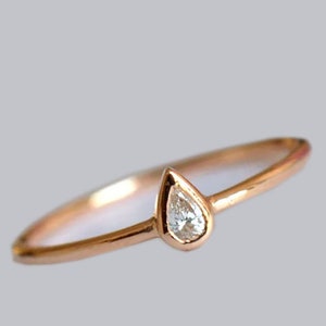 Silver  Pear Shaped Anniversary Ring , 0,50 Carat Cubic Zirconia Tear drop Ring , Wedding Ring Pear Cut Women Ring ,