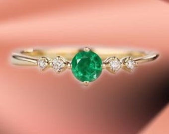 Minimalist Art Deco Emerald Engagement Ring 925 Silver Vintage Wedding Ring Whit Masonite Halo Antique Anniversary Gift for her.