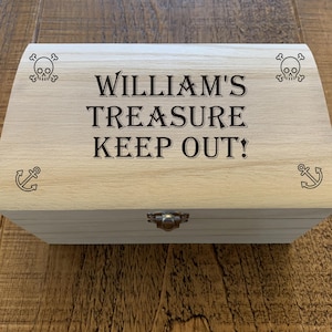 Caja de madera personalizada para recuerdos, cofre del tesoro pirata para niños, caja de recuerdos coleccionable con baratijas.