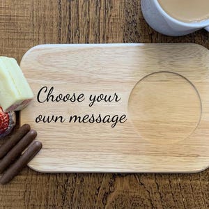 パーソナライズされた木製のティー＆ビスケットボードギフトアイデア、コーヒーとケーキ用のサービングトレイ、あらゆるメッセージ付き誕生日ギフト、父の日、紅茶、コーヒー