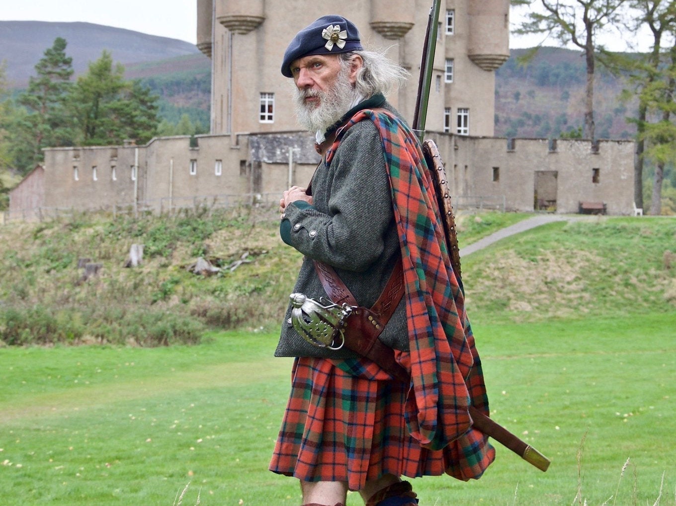 Lewis Hamilton wearing a kilt is worthy of your attention