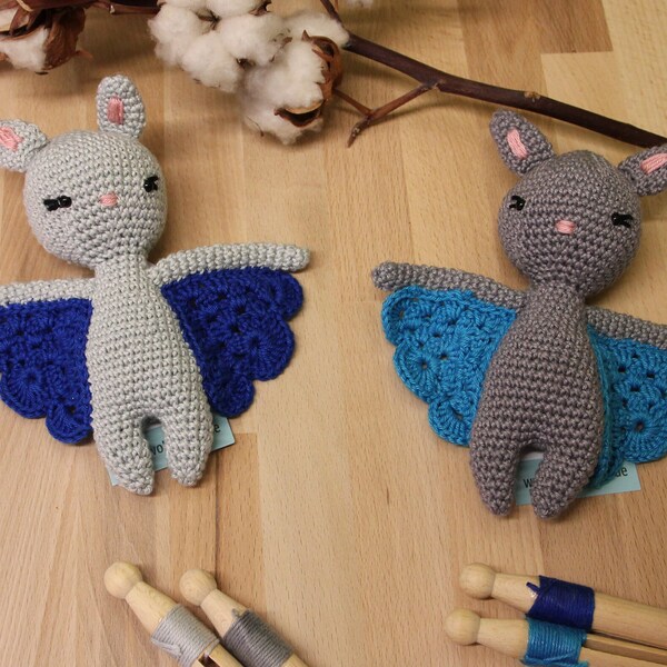 Gehäkelte Fledermaus, Crochet Bat, Kinderspielzeug, Geburtstagsgeschenk, Taufgeschenk