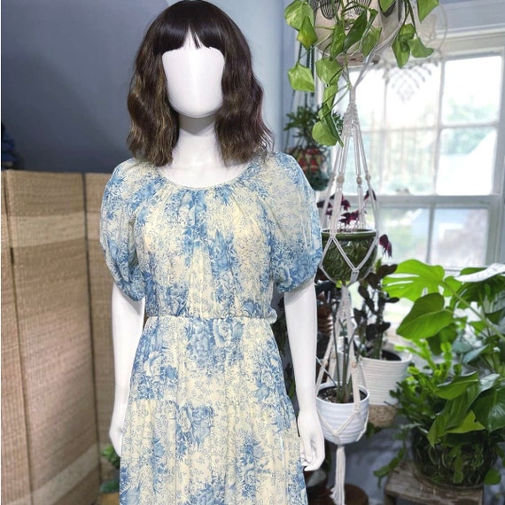 Vintage Floral Maxi Dress - image 4