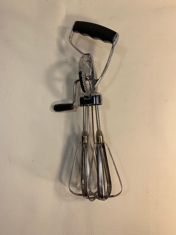 Vintage Hand Crank Egg Beater/Hand Mixer