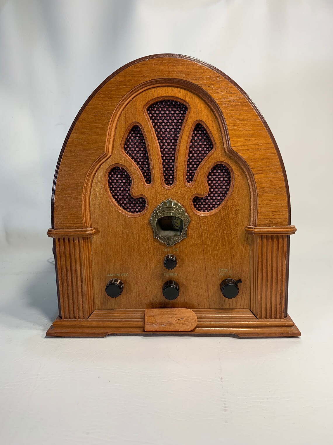 Vintage Norman Rockwell radio model BD 117 Etsy
