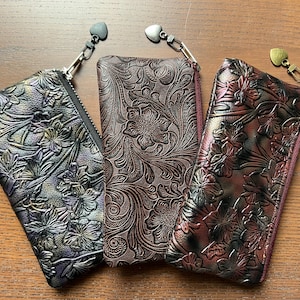 Pochette en cuir à fermeture éclair, pochette à monnaie, mini portefeuille, sac à main et porte-cartes, trousse sanitaire, fait main au Royaume-Uni, entièrement doublé, fermeture éclair et tirette en forme de cœur en métal