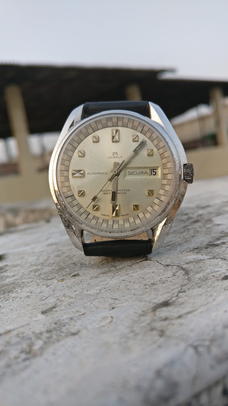 sicura watch