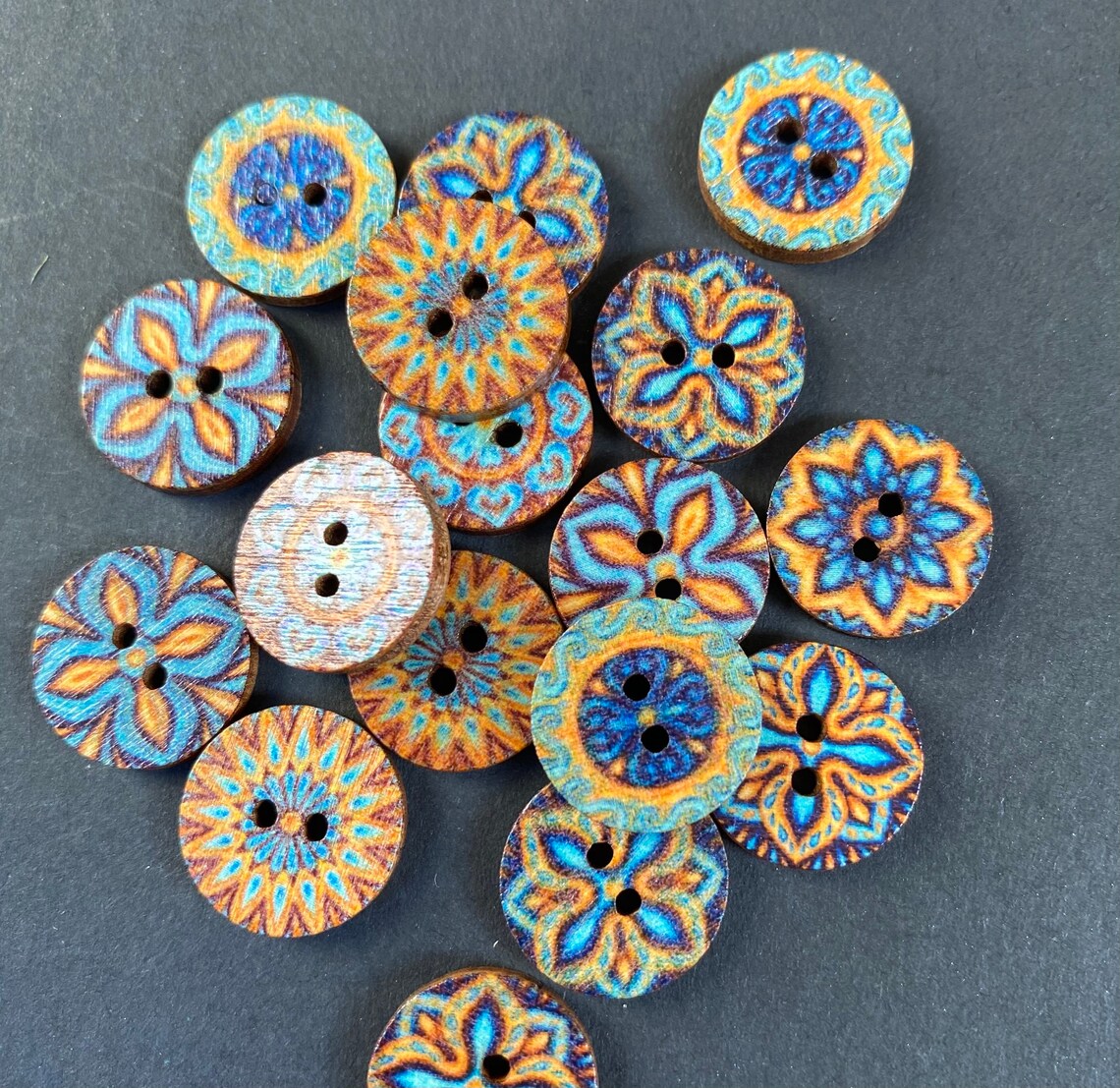 thumbnail image 2 of 50pcs Retro Wood Buttons – 2-Hole Flat, Multi-Color, Handwork Sewing Scrapbook Clothing Crafts DIY, Unbranded 2 of 5