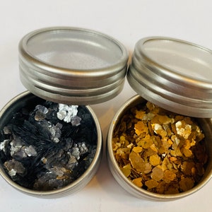 Gold Leaf for Nail Salon and Creative Hobbies, Pot Containing 2 Grams of  Gold Leaf Flakes, for Resin Inclusion, Gold Embellishment 